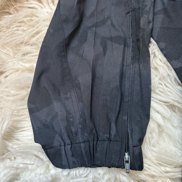 Mid-Rise StretchTech Joggers - Picture 5 of 5